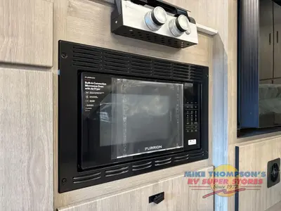 2027 Grand Design Lineage Series M photo 24