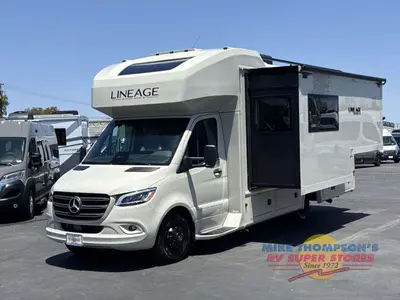 2027 Grand Design Lineage Series M photo 38