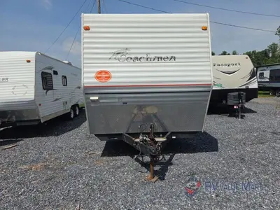2005 Coachmen RV Spirit of America photo 3
