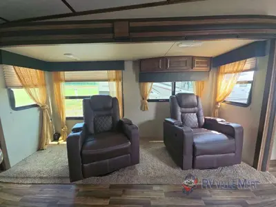 2017 Keystone RV Cougar X-Lite photo 12