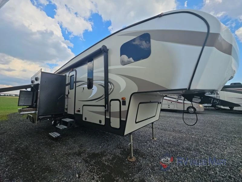 2017 Keystone RV Cougar X-Lite exterior