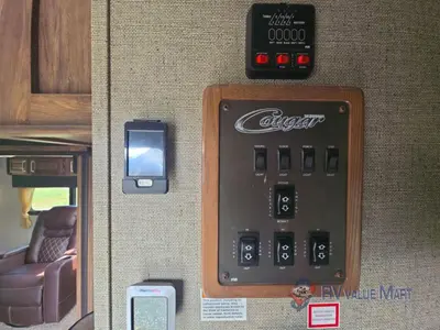 2017 Keystone RV Cougar X-Lite photo 24