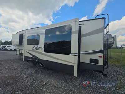 2017 Keystone RV Cougar X-Lite photo 3