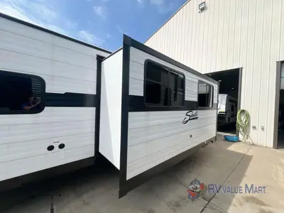 2025 Shasta RVs i-5 Edition photo 6