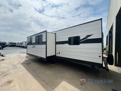 2025 Shasta RVs i-5 Edition photo 4