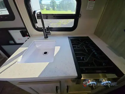 2026 Coachmen RV Catalina Summit Series 7 photo 17