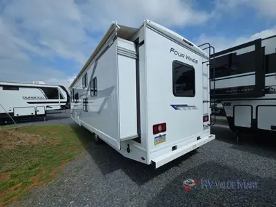 2026 Thor Motor Coach Four Winds photo 6