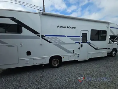 2026 Thor Motor Coach Four Winds photo 9
