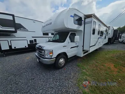 2026 Thor Motor Coach Four Winds photo 4