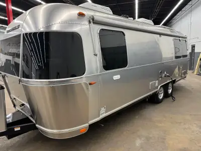 2022 AIRSTREAM FLYING CLOUD photo 2