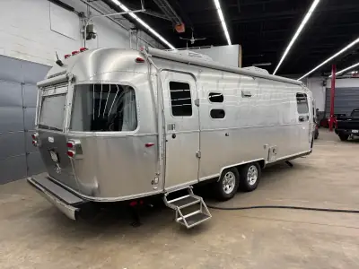 Used 2022 Airstream Flying Cloud 27FB Queen
