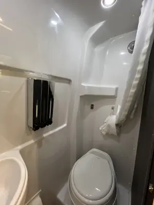 2022 AIRSTREAM INTERSTATE GRAND TOUR EXT photo 2