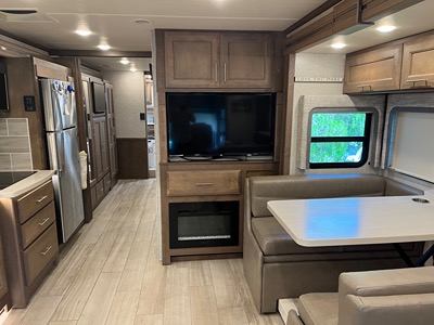 2022 THOR MOTOR COACH ARIA photo 2