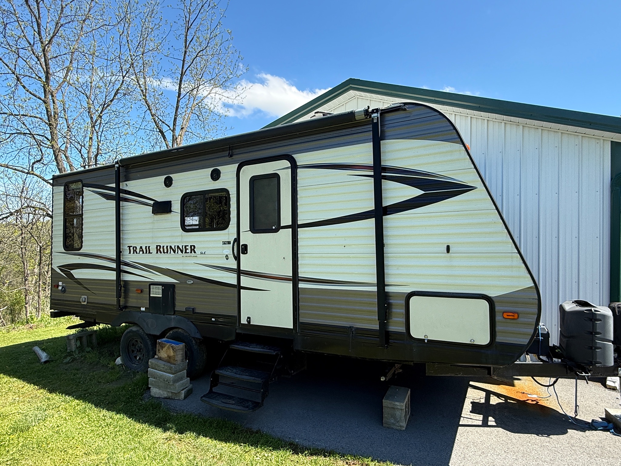 2018 HEARTLAND TRAIL RUNNER SLE exterior