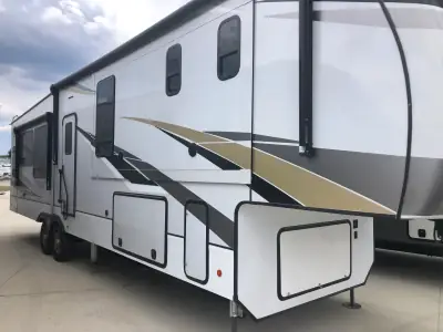 Used 2022 Alliance Rv Paradigm 370FB