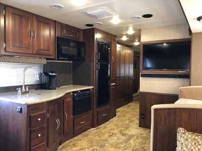 2016 COACHMEN MIRADA photo 9