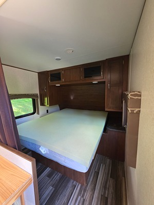 2017 JAYCO JAY FLIGHT photo 2