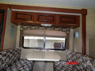 2012 FOREST RIVER SUNSEEKER photo 2
