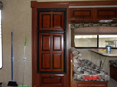 2012 FOREST RIVER SUNSEEKER photo 7