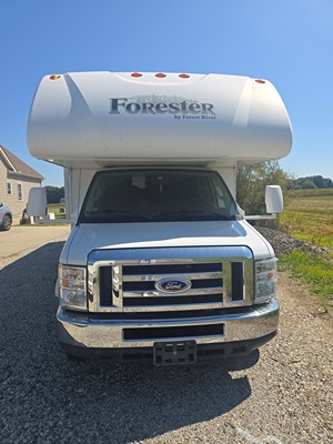 2014 FOREST RIVER FORESTER photo 3