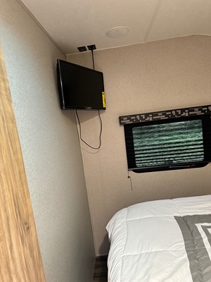 2019 COACHMEN FREEDOM EXPRESS ULTRA LITE photo 10