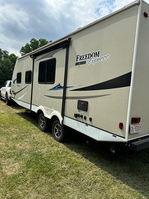 2019 COACHMEN FREEDOM EXPRESS ULTRA LITE photo 2