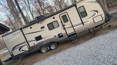 Used 2016 Keystone Hideout 27DBS