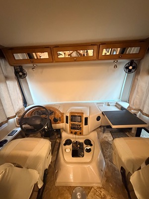 2017 THOR MOTOR COACH WINDSPORT photo 9