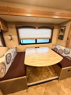 2017 THOR MOTOR COACH WINDSPORT photo 5