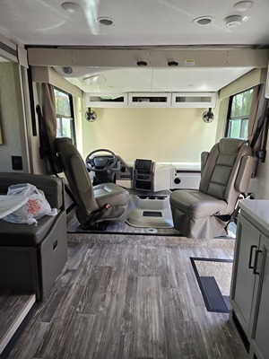 2024 THOR MOTOR COACH HURRICANE photo 4