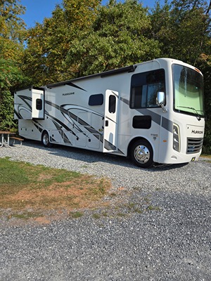 2024 THOR MOTOR COACH HURRICANE photo 2