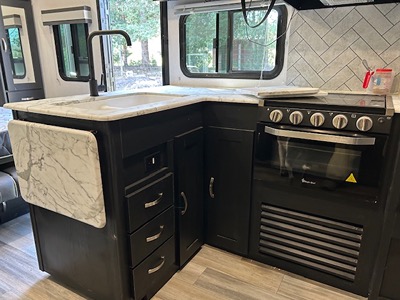 2022 COACHMEN FREEDOM EXPRESS photo 4