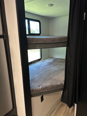 2022 COACHMEN FREEDOM EXPRESS photo 6