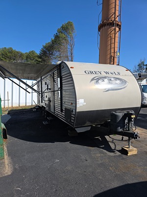 2018 FOREST RIVER CHEROKEE GREY WOLF photo 2