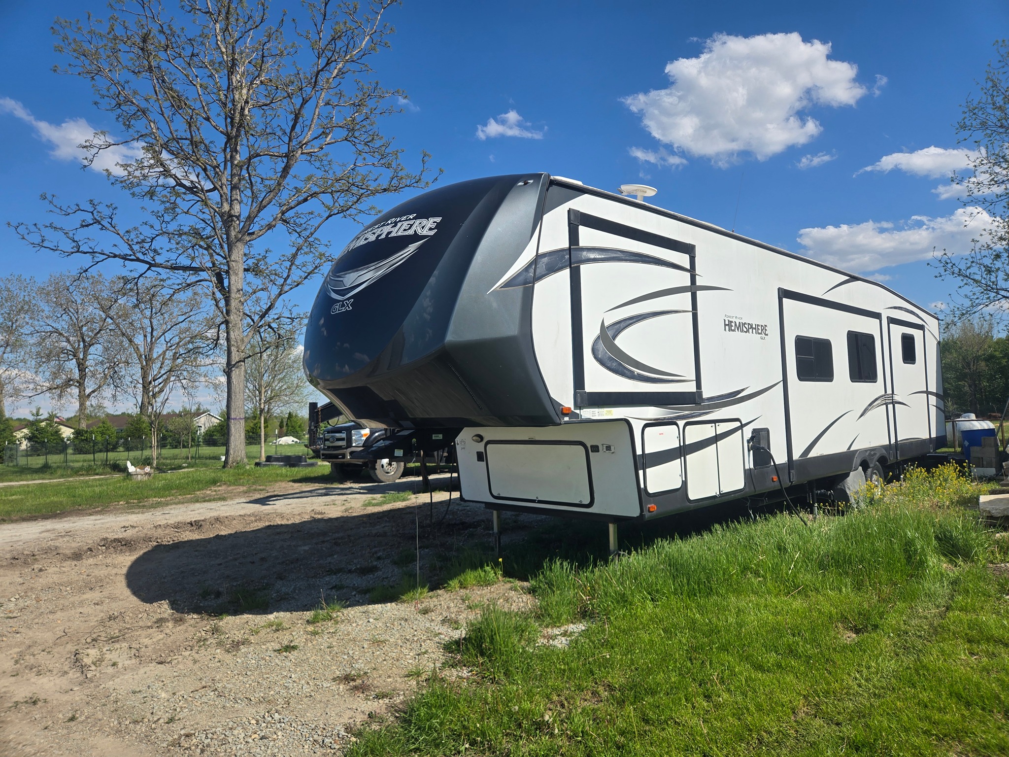 2019 FOREST RIVER SALEM HEMISPHERE exterior