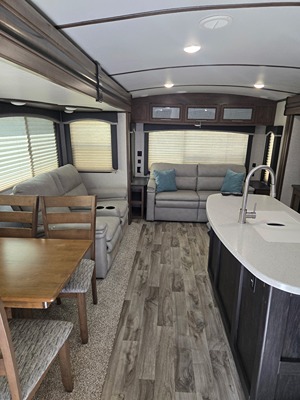 Used 2020 Keystone Cougar 32RLI