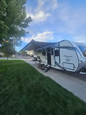 Used 2022 Coachmen Freedom Express 257BHS