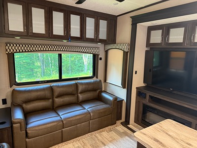 2020 COACHMEN BROOKSTONE photo 5