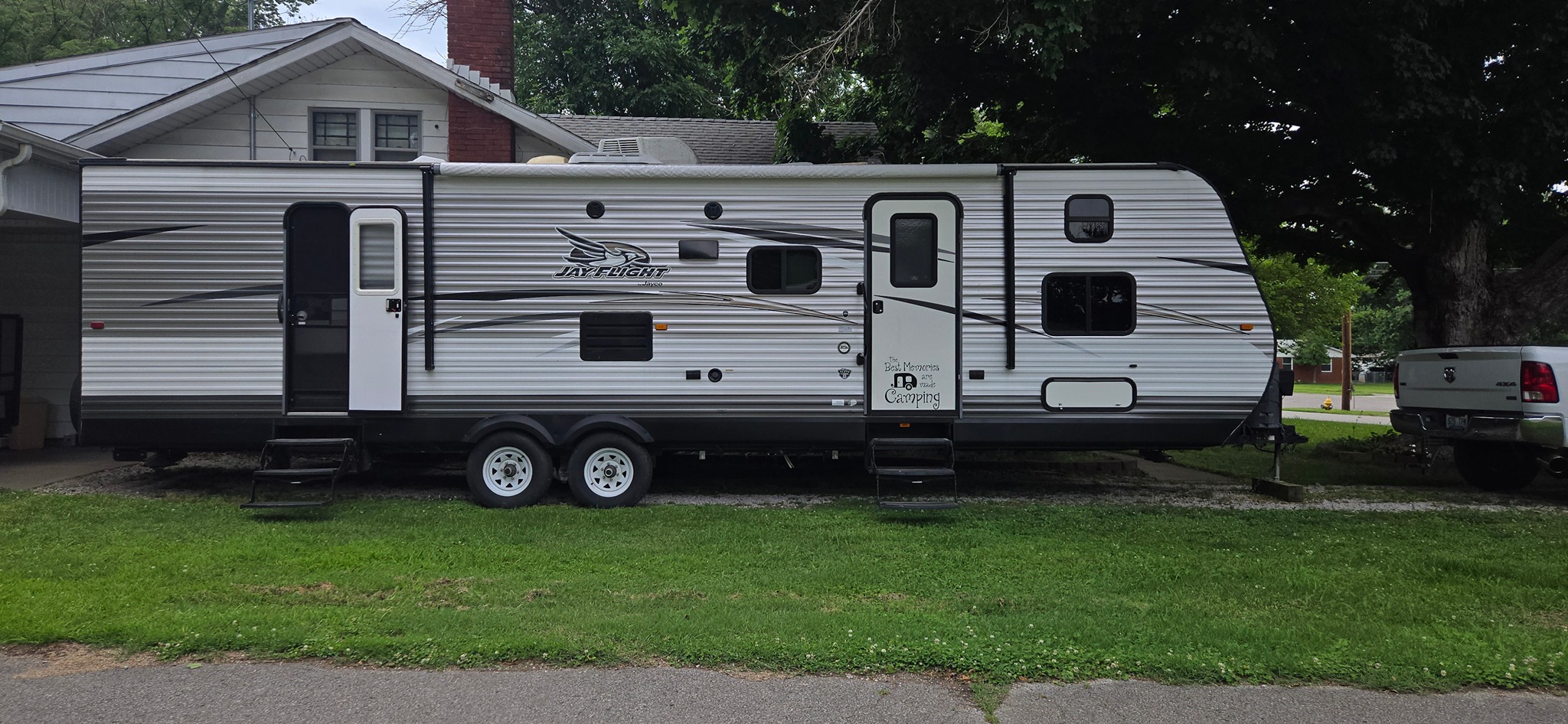 2016 JAYCO JAY FLIGHT exterior