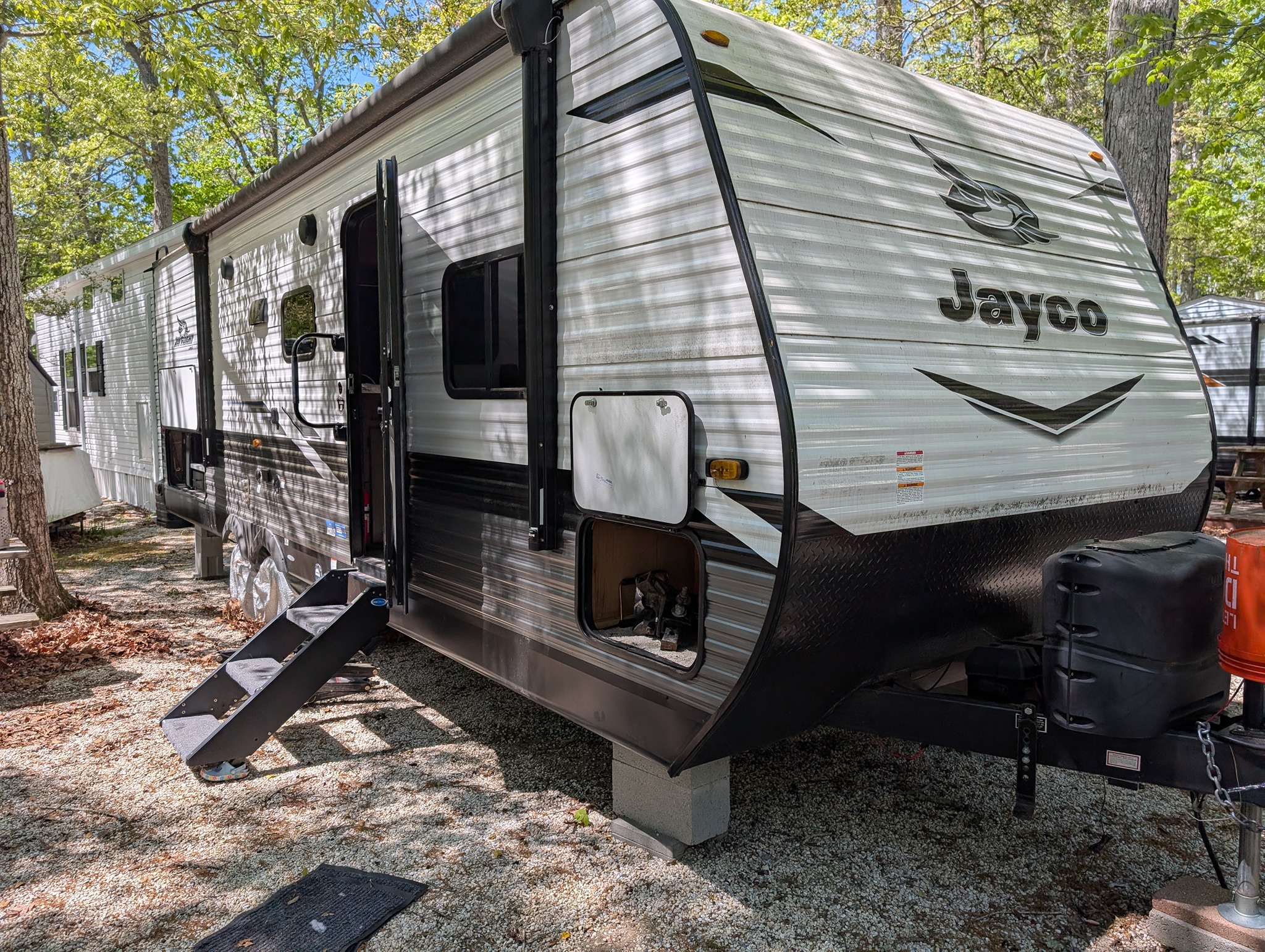 2022 JAYCO JAY FLIGHT SLX 8 exterior