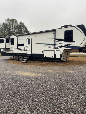 Used 2022 Keystone Montana 373RD