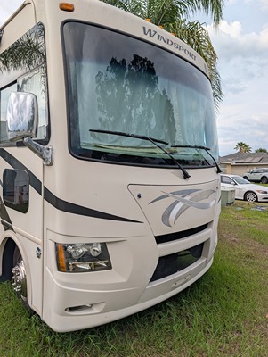 2016 THOR MOTOR COACH WINDSPORT photo 2