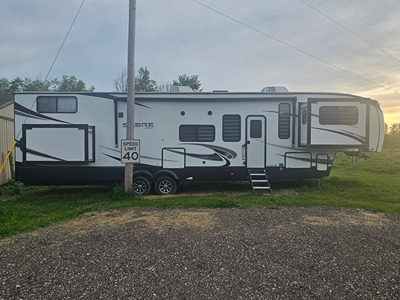 Used 2022 Forest River Sabre 37FLL
