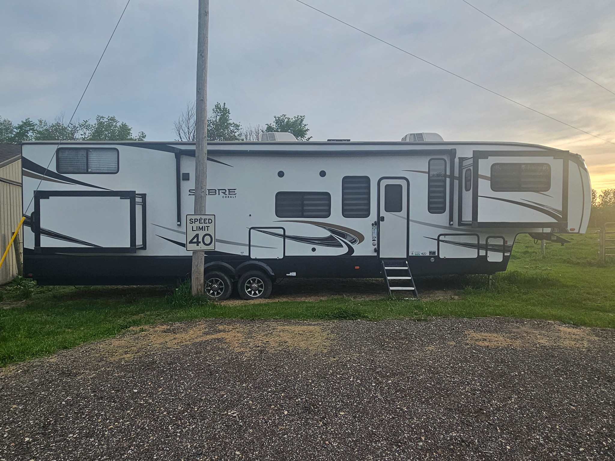2022 FOREST RIVER SABRE exterior