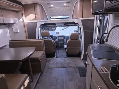 2018 WINNEBAGO VIEW photo 3