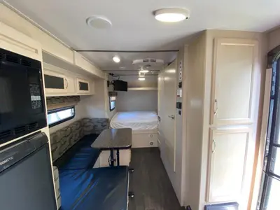 2018 Winnebago Industries Towables Minnie Drop photo 11