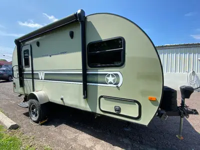 2018 Winnebago Industries Towables Minnie Drop photo 10