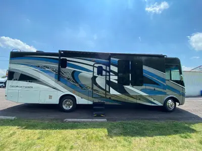 2019 Forest River RV Georgetown XL photo 11