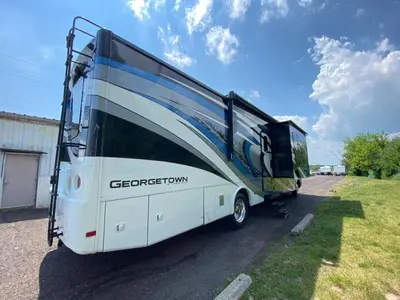 2019 Forest River RV Georgetown XL photo 10