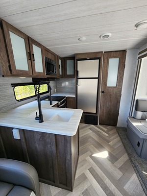 2022 FOREST RIVER WILDWOOD photo 6